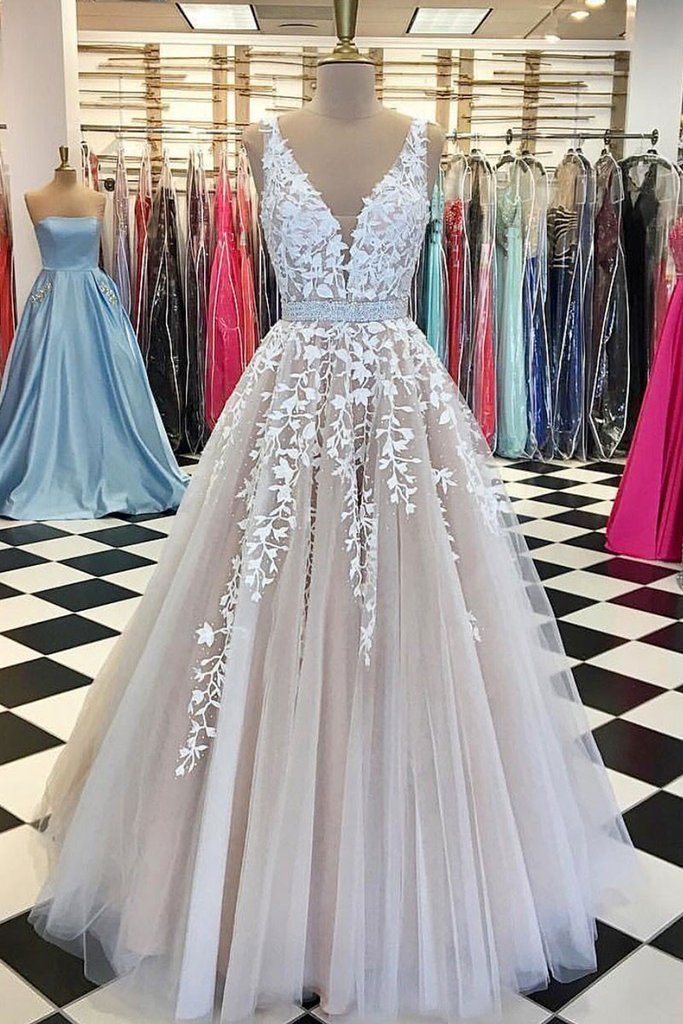 Unique V Neck Tulle Lace Wedding Dress Tulle Ball Gown Prom Dress With Appliques