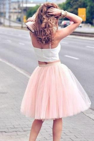 Simple Two Pieces A-line Scoop Spaghetti Straps Tulle Ruffles Short Homecoming Dresses